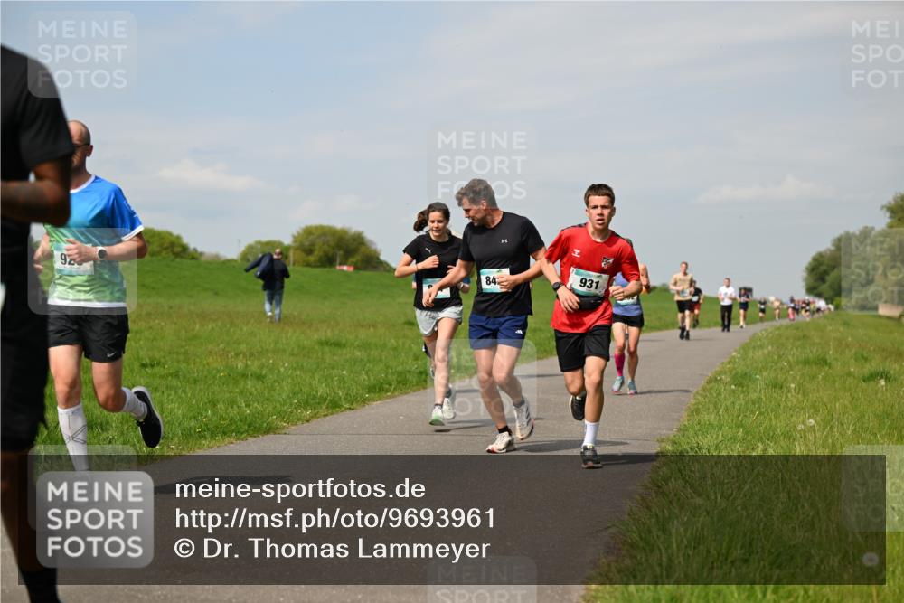 10.05.2026 - 8. Wedeler Halbmarathon Dr. Thomas Lammeyer http://msf.ph/oto/9693961 10.05.2026 11:18:46 Laufen 931 meine-sportfotos.de