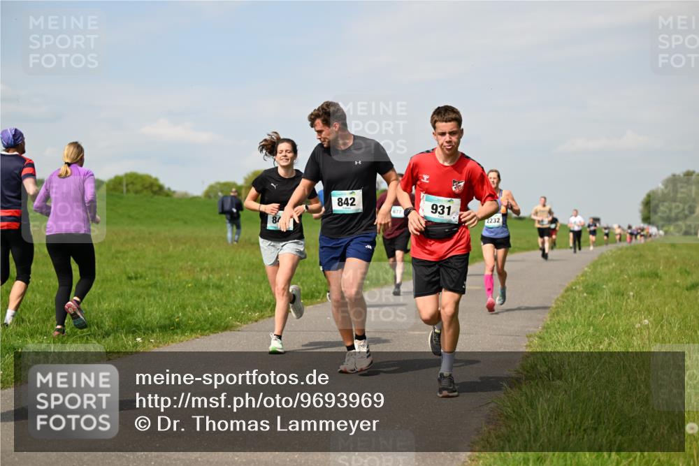 10.05.2026 - 8. Wedeler Halbmarathon Dr. Thomas Lammeyer http://msf.ph/oto/9693969 10.05.2026 11:18:47 Laufen 842, 931, 2232 meine-sportfotos.de