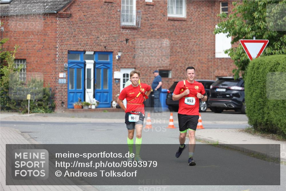 10.05.2026 - 8. Wedeler Halbmarathon Andreas Tolksdorf http://msf.ph/oto/9693979 10.05.2026 10:21:12 Laufen 951, 953 meine-sportfotos.de