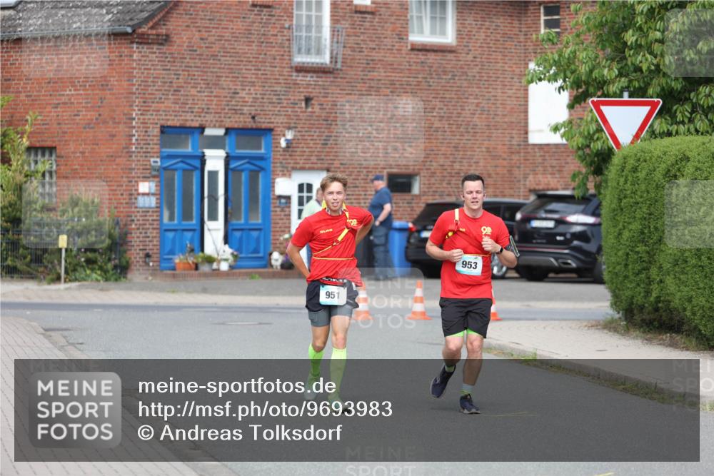 10.05.2026 - 8. Wedeler Halbmarathon Andreas Tolksdorf http://msf.ph/oto/9693983 10.05.2026 10:21:12 Laufen 951, 953 meine-sportfotos.de