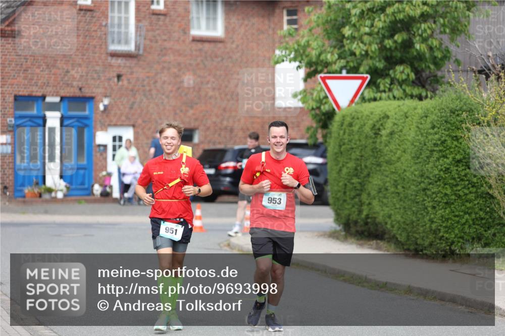 10.05.2026 - 8. Wedeler Halbmarathon Andreas Tolksdorf http://msf.ph/oto/9693998 10.05.2026 10:21:14 Laufen 951, 953 meine-sportfotos.de