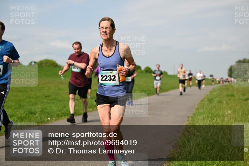 10.05.2026 - 8. Wedeler Halbmarathon Dr. Thomas Lammeyer http://msf.ph/oto/9694019 10.05.2026 11:18:50 Laufen 2232 meine-sportfotos.de