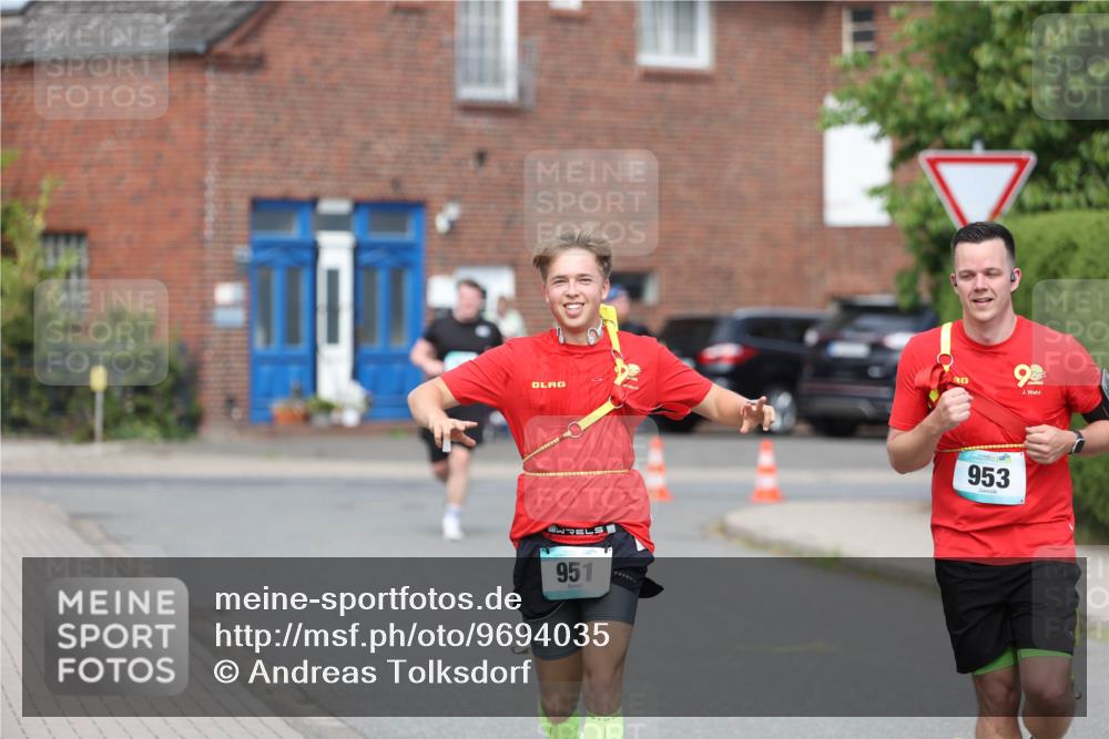 10.05.2026 - 8. Wedeler Halbmarathon Andreas Tolksdorf http://msf.ph/oto/9694035 10.05.2026 10:21:16 Laufen 951, 953 meine-sportfotos.de