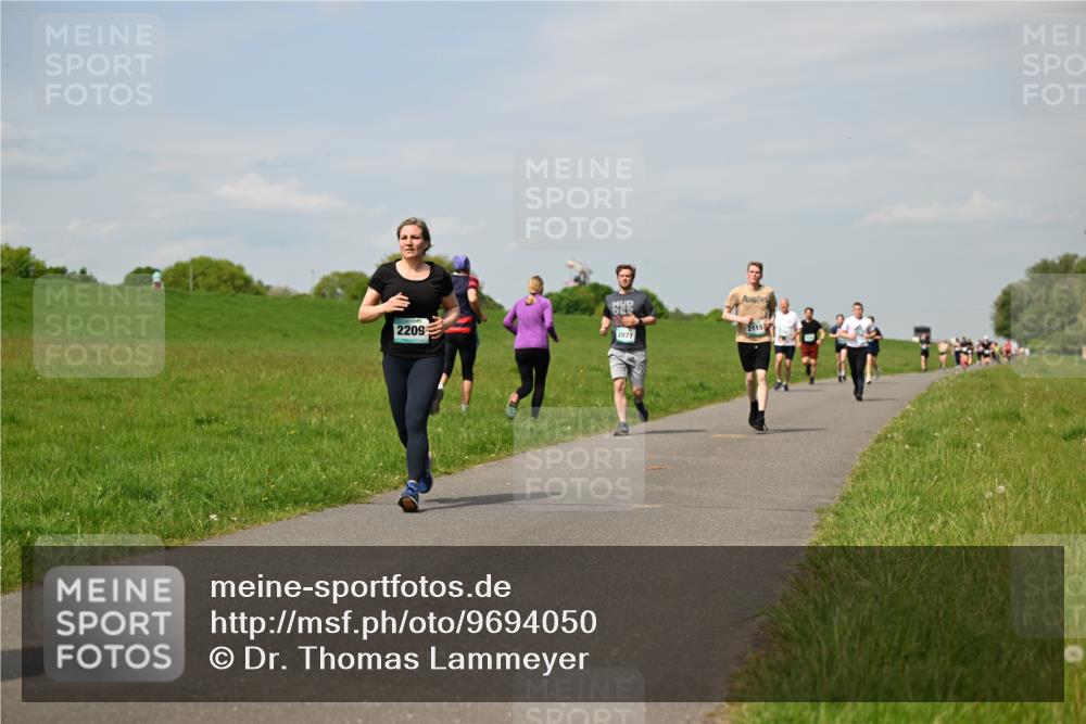 10.05.2026 - 8. Wedeler Halbmarathon Dr. Thomas Lammeyer http://msf.ph/oto/9694050 10.05.2026 11:18:52 Laufen 2209, 2115, 2071 meine-sportfotos.de