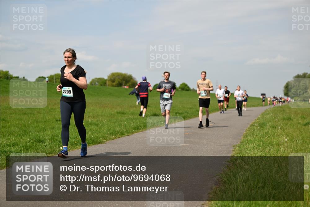 10.05.2026 - 8. Wedeler Halbmarathon Dr. Thomas Lammeyer http://msf.ph/oto/9694068 10.05.2026 11:18:53 Laufen 2209, 2071 meine-sportfotos.de