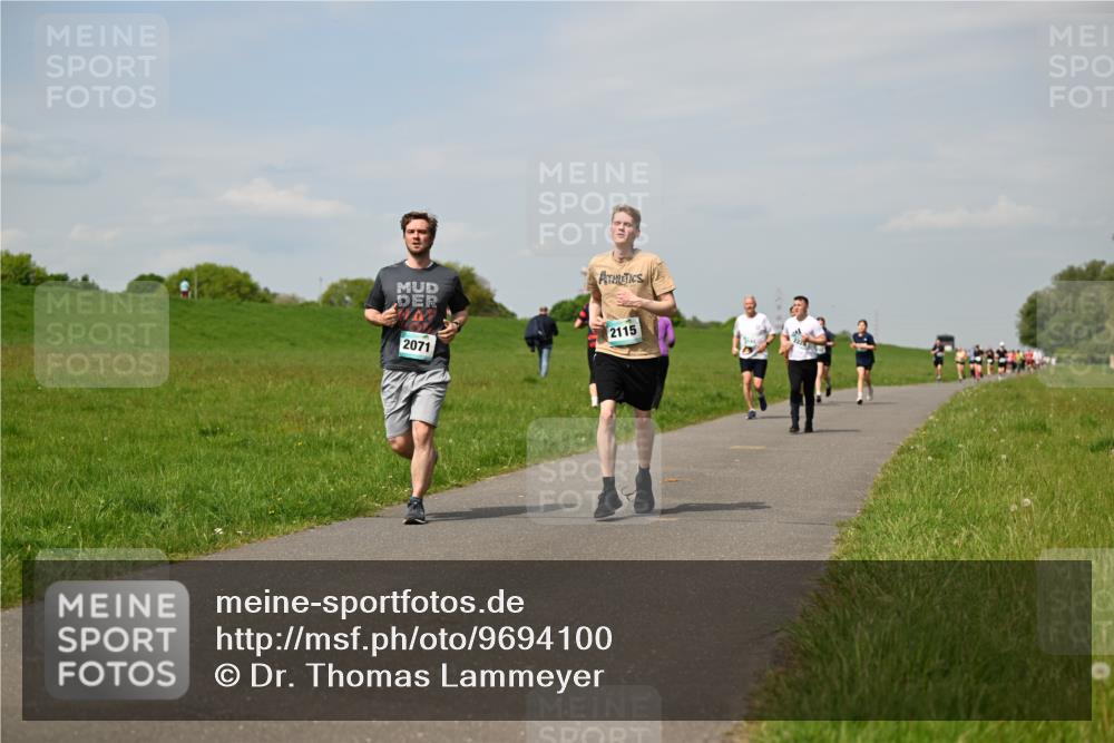 10.05.2026 - 8. Wedeler Halbmarathon Dr. Thomas Lammeyer http://msf.ph/oto/9694100 10.05.2026 11:18:55 Laufen 2115, 2071 meine-sportfotos.de