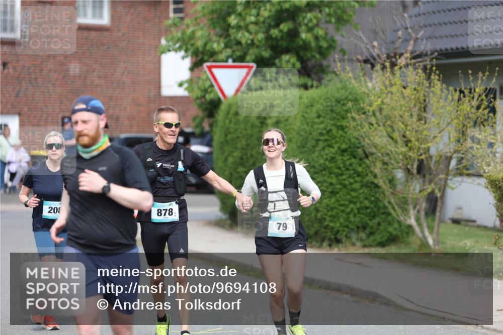 10.05.2026 - 8. Wedeler Halbmarathon Andreas Tolksdorf http://msf.ph/oto/9694108 10.05.2026 10:21:26 Laufen 208, 878, 79, 11111, 11111 meine-sportfotos.de