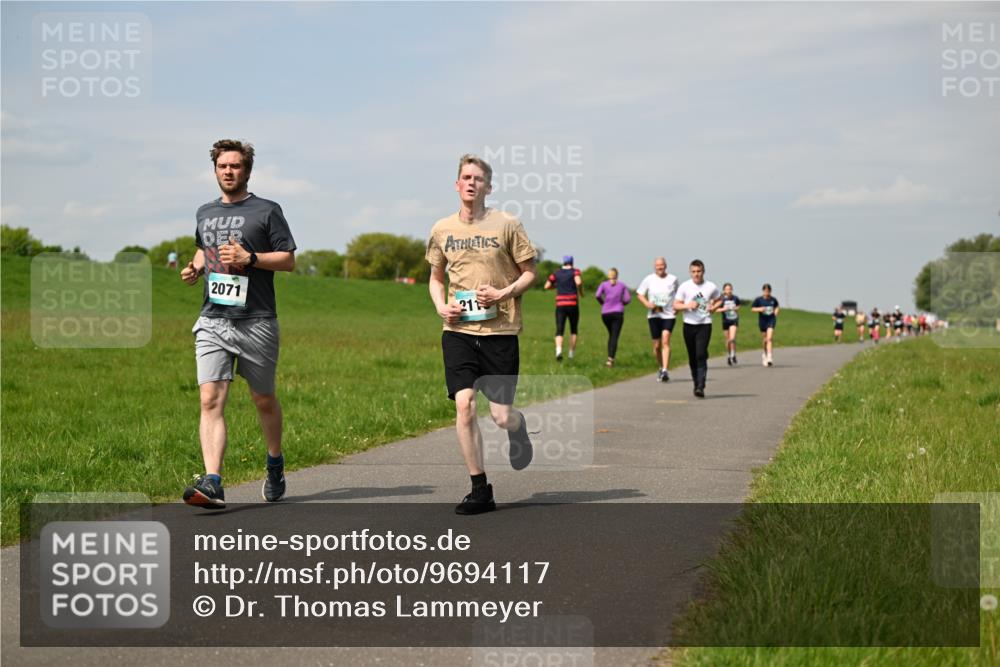 10.05.2026 - 8. Wedeler Halbmarathon Dr. Thomas Lammeyer http://msf.ph/oto/9694117 10.05.2026 11:18:56 Laufen 2071, 211 meine-sportfotos.de