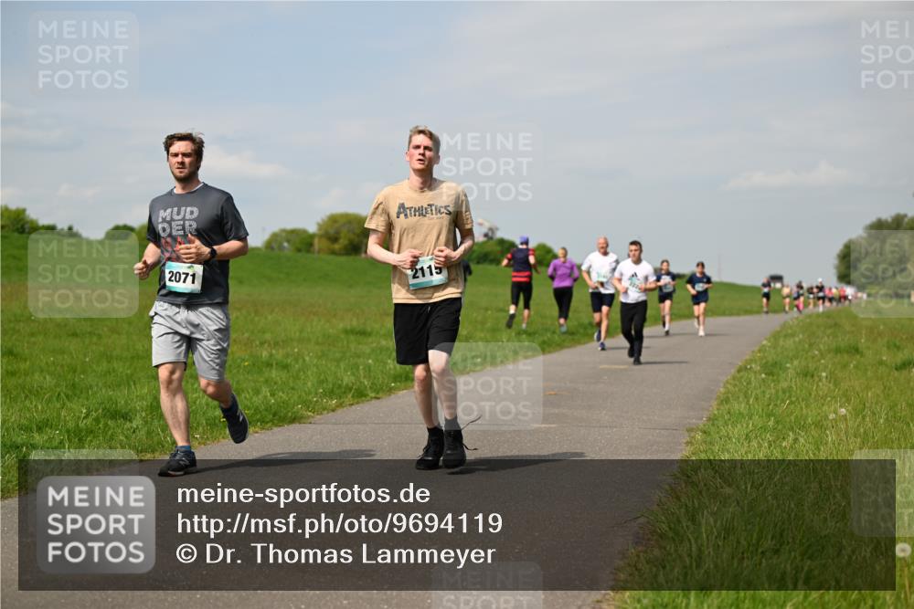 10.05.2026 - 8. Wedeler Halbmarathon Dr. Thomas Lammeyer http://msf.ph/oto/9694119 10.05.2026 11:18:56 Laufen 2071, 2115 meine-sportfotos.de