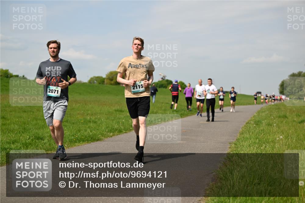 10.05.2026 - 8. Wedeler Halbmarathon Dr. Thomas Lammeyer http://msf.ph/oto/9694121 10.05.2026 11:18:56 Laufen 2071, 2115 meine-sportfotos.de