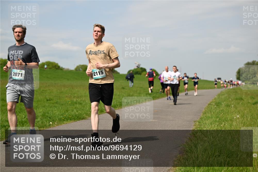 10.05.2026 - 8. Wedeler Halbmarathon Dr. Thomas Lammeyer http://msf.ph/oto/9694129 10.05.2026 11:18:57 Laufen 2071, 2115 meine-sportfotos.de