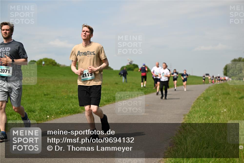 10.05.2026 - 8. Wedeler Halbmarathon Dr. Thomas Lammeyer http://msf.ph/oto/9694132 10.05.2026 11:18:57 Laufen 2071, 2115 meine-sportfotos.de