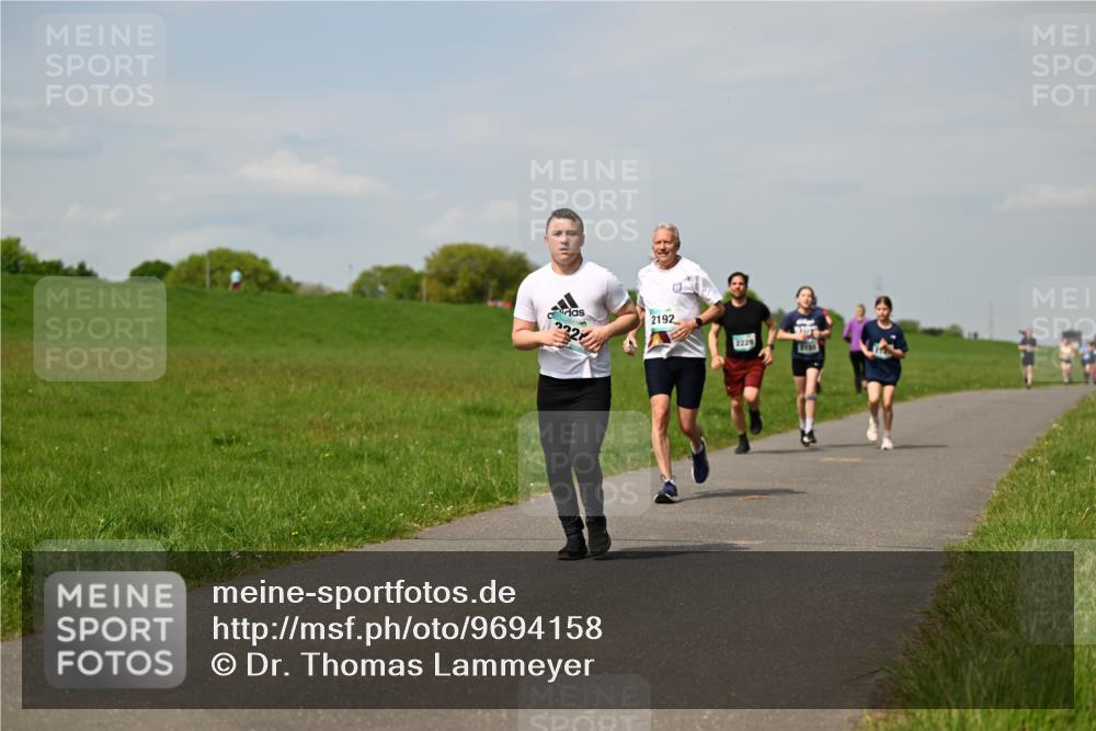 10.05.2026 - 8. Wedeler Halbmarathon Dr. Thomas Lammeyer http://msf.ph/oto/9694158 10.05.2026 11:19:00 Laufen 2192 meine-sportfotos.de