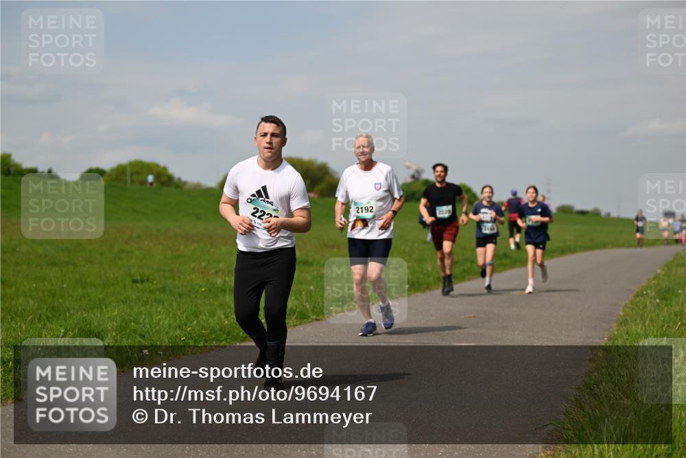 10.05.2026 - 8. Wedeler Halbmarathon Dr. Thomas Lammeyer http://msf.ph/oto/9694167 10.05.2026 11:19:01 Laufen 222, 176, 2192 meine-sportfotos.de