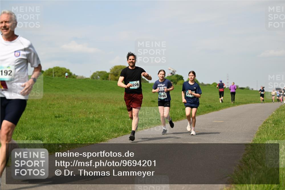 10.05.2026 - 8. Wedeler Halbmarathon Dr. Thomas Lammeyer http://msf.ph/oto/9694201 10.05.2026 11:19:03 Laufen 192, 229, 2155, 214 meine-sportfotos.de