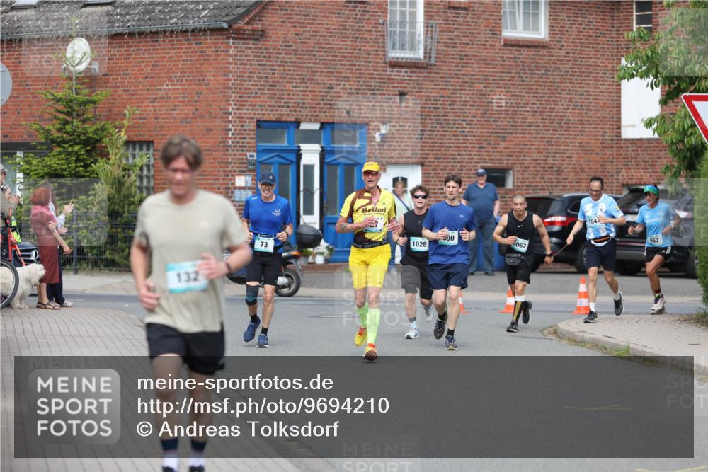 10.05.2026 - 8. Wedeler Halbmarathon Andreas Tolksdorf http://msf.ph/oto/9694210 10.05.2026 10:21:43 Laufen 132, 73, 1026, 90, 2067, 1044, 667 meine-sportfotos.de