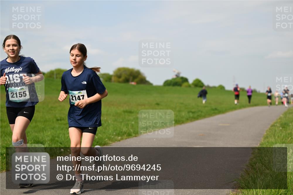 10.05.2026 - 8. Wedeler Halbmarathon Dr. Thomas Lammeyer http://msf.ph/oto/9694245 10.05.2026 11:19:06 Laufen 2155, 2147 meine-sportfotos.de