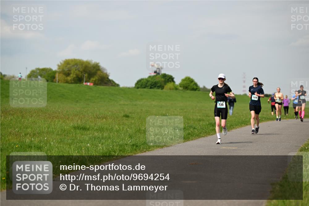 10.05.2026 - 8. Wedeler Halbmarathon Dr. Thomas Lammeyer http://msf.ph/oto/9694254 10.05.2026 11:19:15 Laufen 735, 169 meine-sportfotos.de