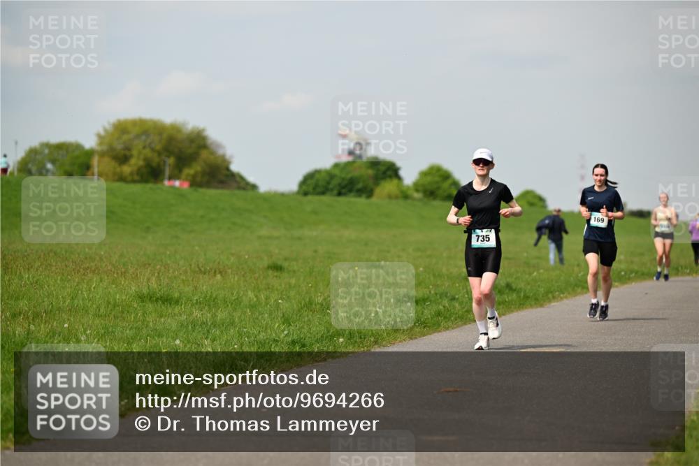 10.05.2026 - 8. Wedeler Halbmarathon Dr. Thomas Lammeyer http://msf.ph/oto/9694266 10.05.2026 11:19:15 Laufen 735, 169 meine-sportfotos.de