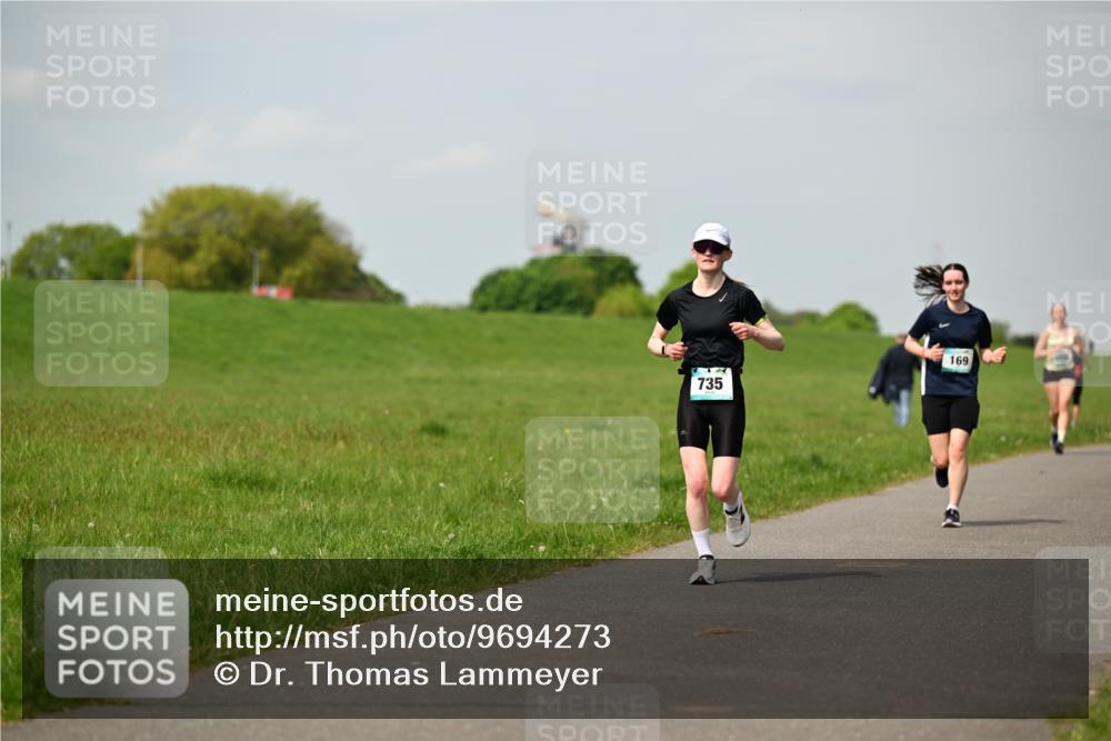 10.05.2026 - 8. Wedeler Halbmarathon Dr. Thomas Lammeyer http://msf.ph/oto/9694273 10.05.2026 11:19:16 Laufen 735, 169 meine-sportfotos.de