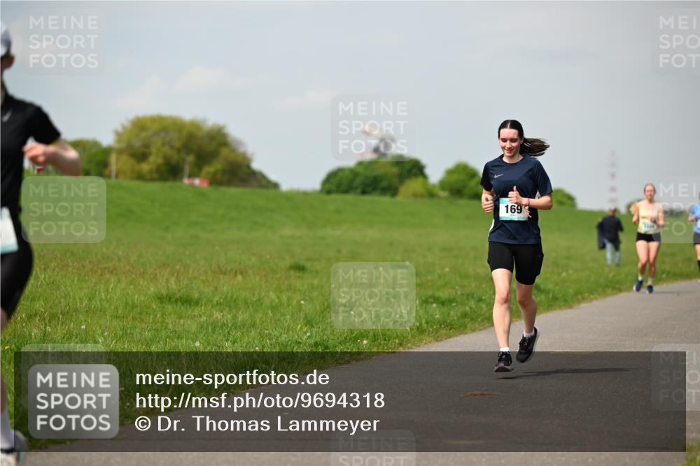 10.05.2026 - 8. Wedeler Halbmarathon Dr. Thomas Lammeyer http://msf.ph/oto/9694318 10.05.2026 11:19:19 Laufen 169 meine-sportfotos.de