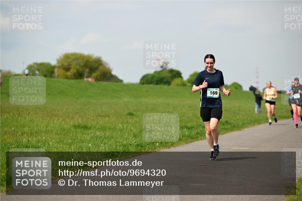 10.05.2026 - 8. Wedeler Halbmarathon Dr. Thomas Lammeyer http://msf.ph/oto/9694320 10.05.2026 11:19:19 Laufen 169 meine-sportfotos.de