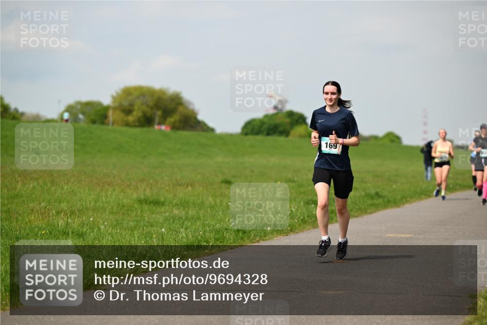 10.05.2026 - 8. Wedeler Halbmarathon Dr. Thomas Lammeyer http://msf.ph/oto/9694328 10.05.2026 11:19:20 Laufen 169 meine-sportfotos.de