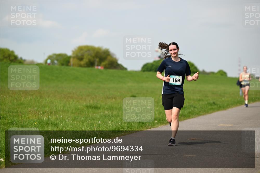 10.05.2026 - 8. Wedeler Halbmarathon Dr. Thomas Lammeyer http://msf.ph/oto/9694334 10.05.2026 11:19:20 Laufen 169 meine-sportfotos.de