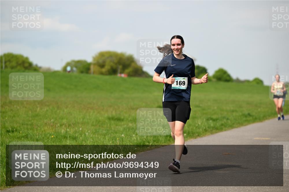 10.05.2026 - 8. Wedeler Halbmarathon Dr. Thomas Lammeyer http://msf.ph/oto/9694349 10.05.2026 11:19:21 Laufen 169 meine-sportfotos.de
