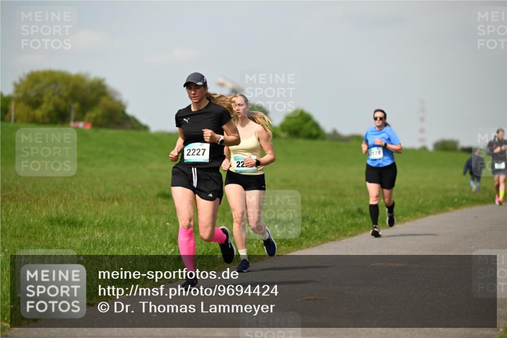 10.05.2026 - 8. Wedeler Halbmarathon Dr. Thomas Lammeyer http://msf.ph/oto/9694424 10.05.2026 11:19:26 Laufen 2227, 2178 meine-sportfotos.de