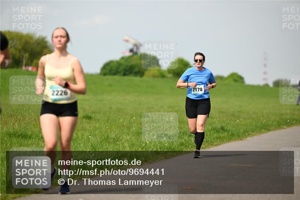 10.05.2026 - 8. Wedeler Halbmarathon Dr. Thomas Lammeyer http://msf.ph/oto/9694441 10.05.2026 11:19:28 Laufen 2226, 2178 meine-sportfotos.de