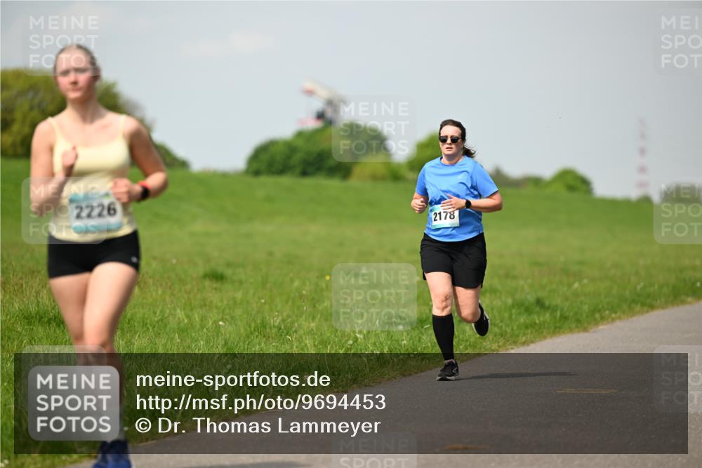 10.05.2026 - 8. Wedeler Halbmarathon Dr. Thomas Lammeyer http://msf.ph/oto/9694453 10.05.2026 11:19:29 Laufen 2226, 2178 meine-sportfotos.de
