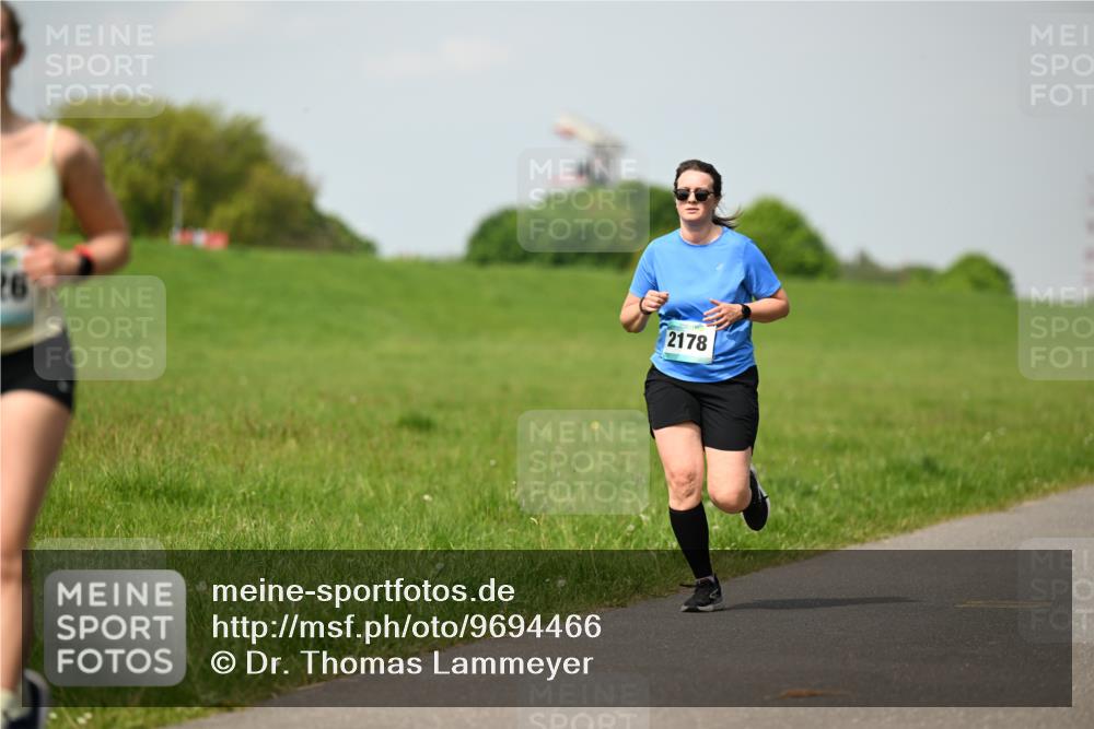 10.05.2026 - 8. Wedeler Halbmarathon Dr. Thomas Lammeyer http://msf.ph/oto/9694466 10.05.2026 11:19:30 Laufen 2178 meine-sportfotos.de