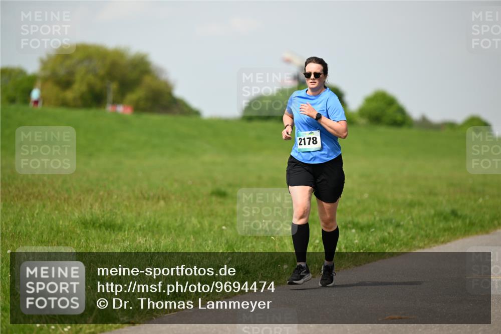 10.05.2026 - 8. Wedeler Halbmarathon Dr. Thomas Lammeyer http://msf.ph/oto/9694474 10.05.2026 11:19:30 Laufen 2178 meine-sportfotos.de