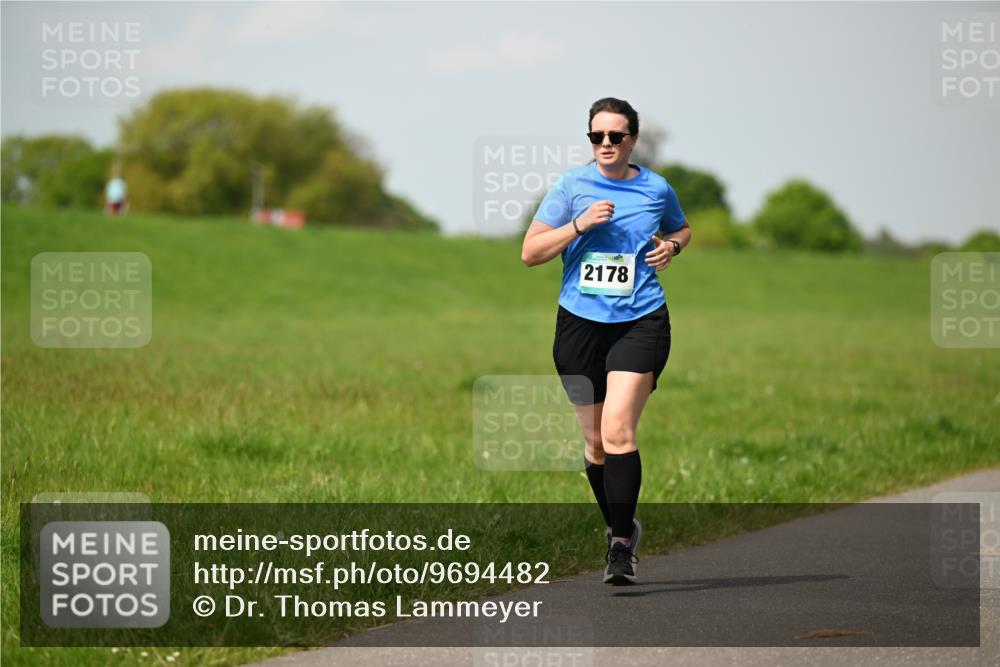 10.05.2026 - 8. Wedeler Halbmarathon Dr. Thomas Lammeyer http://msf.ph/oto/9694482 10.05.2026 11:19:31 Laufen 2178 meine-sportfotos.de