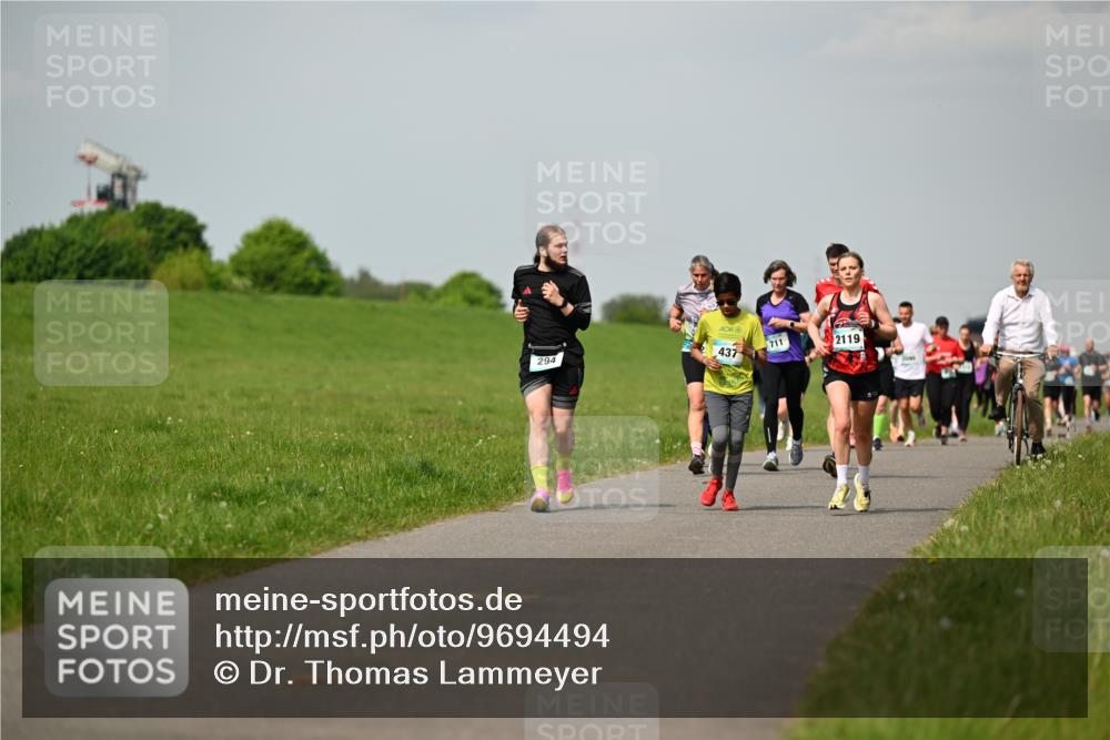 10.05.2026 - 8. Wedeler Halbmarathon Dr. Thomas Lammeyer http://msf.ph/oto/9694494 10.05.2026 11:19:33 Laufen 294, 437, 711, 2119 meine-sportfotos.de