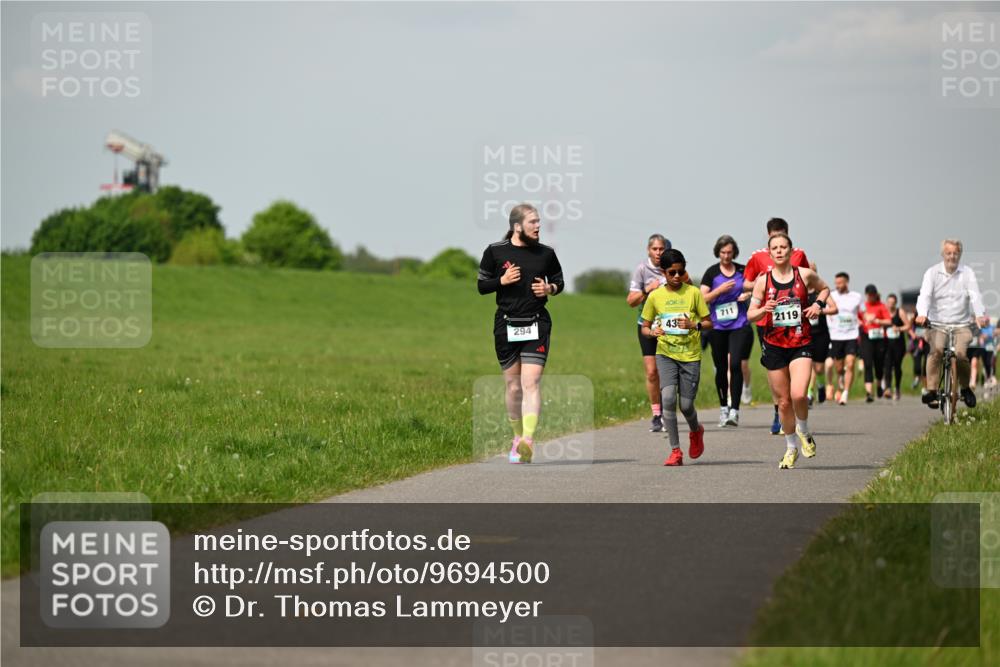 10.05.2026 - 8. Wedeler Halbmarathon Dr. Thomas Lammeyer http://msf.ph/oto/9694500 10.05.2026 11:19:34 Laufen 294, 711, 2119 meine-sportfotos.de