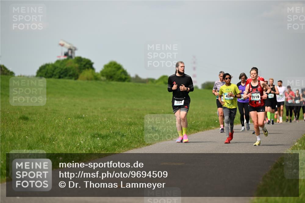 10.05.2026 - 8. Wedeler Halbmarathon Dr. Thomas Lammeyer http://msf.ph/oto/9694509 10.05.2026 11:19:34 Laufen 2119, 294 meine-sportfotos.de