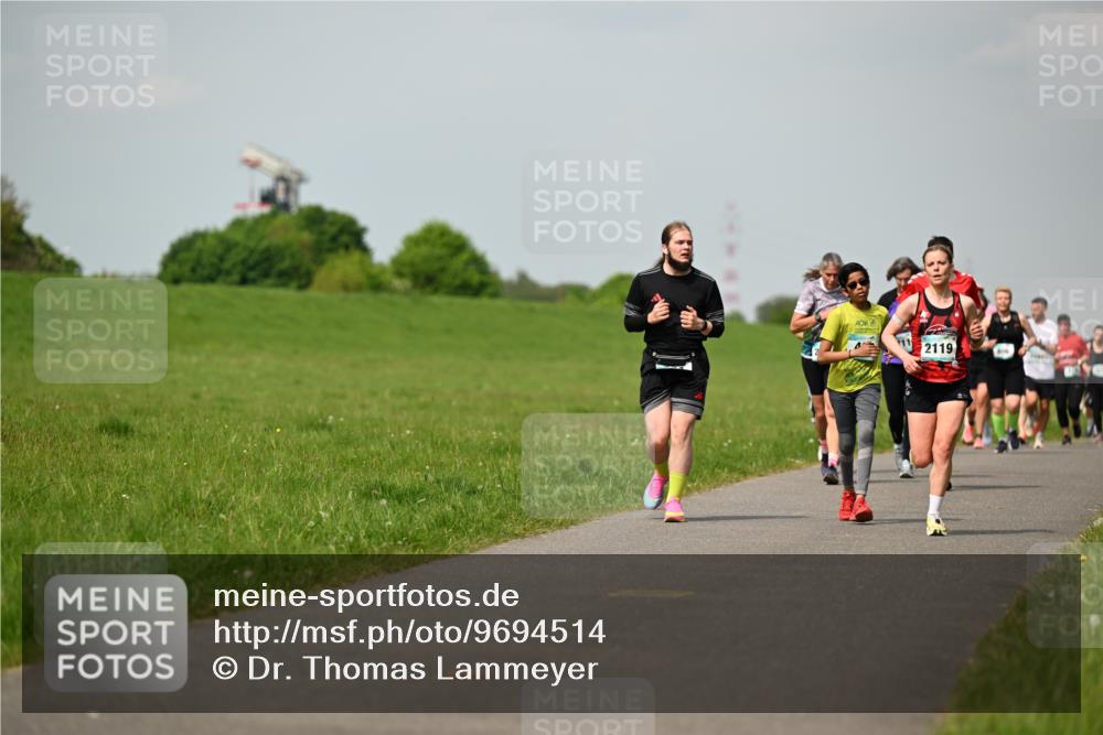10.05.2026 - 8. Wedeler Halbmarathon Dr. Thomas Lammeyer http://msf.ph/oto/9694514 10.05.2026 11:19:34 Laufen 2119 meine-sportfotos.de