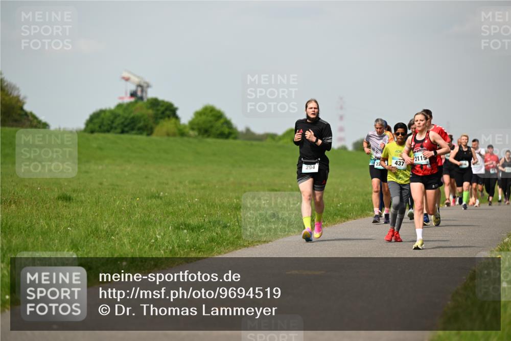10.05.2026 - 8. Wedeler Halbmarathon Dr. Thomas Lammeyer http://msf.ph/oto/9694519 10.05.2026 11:19:35 Laufen 294, 2119, 437 meine-sportfotos.de