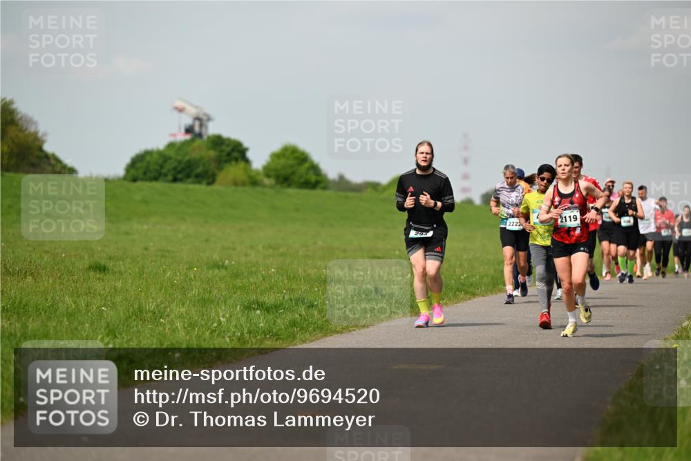 10.05.2026 - 8. Wedeler Halbmarathon Dr. Thomas Lammeyer http://msf.ph/oto/9694520 10.05.2026 11:19:35 Laufen 2119, 2222, 294 meine-sportfotos.de