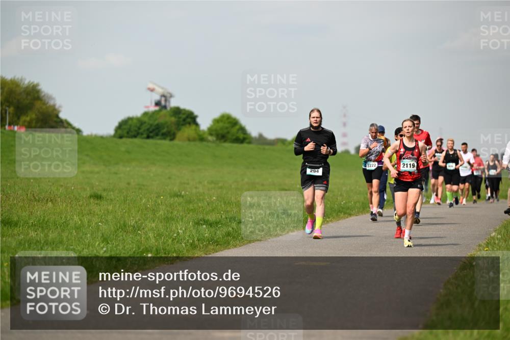 10.05.2026 - 8. Wedeler Halbmarathon Dr. Thomas Lammeyer http://msf.ph/oto/9694526 10.05.2026 11:19:35 Laufen 2222, 2119, 294 meine-sportfotos.de