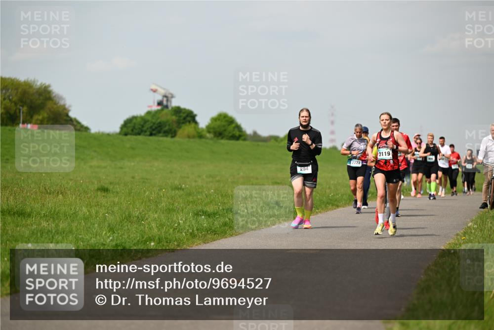 10.05.2026 - 8. Wedeler Halbmarathon Dr. Thomas Lammeyer http://msf.ph/oto/9694527 10.05.2026 11:19:35 Laufen 294, 2222, 2119 meine-sportfotos.de