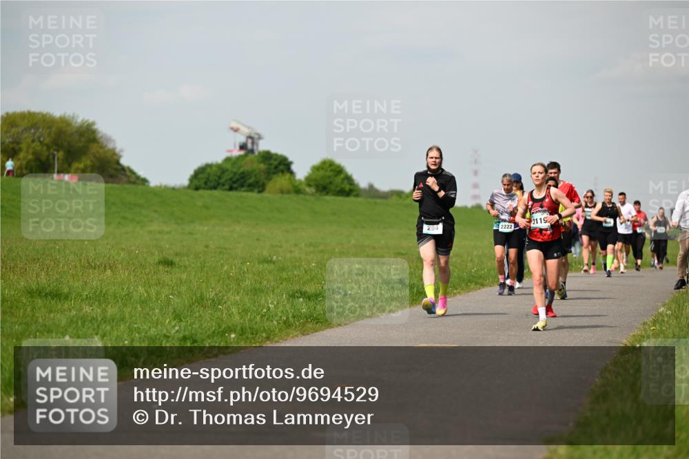 10.05.2026 - 8. Wedeler Halbmarathon Dr. Thomas Lammeyer http://msf.ph/oto/9694529 10.05.2026 11:19:35 Laufen 2119, 294, 2222 meine-sportfotos.de