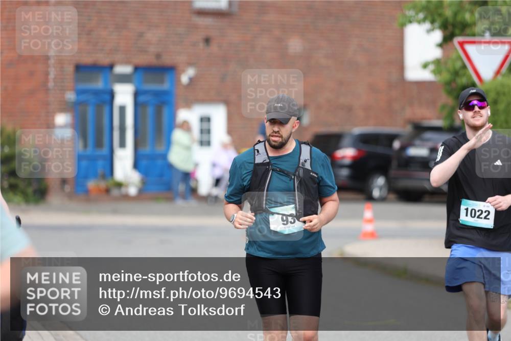 10.05.2026 - 8. Wedeler Halbmarathon Andreas Tolksdorf http://msf.ph/oto/9694543 10.05.2026 10:22:57 Laufen 93, 44, 1022 meine-sportfotos.de