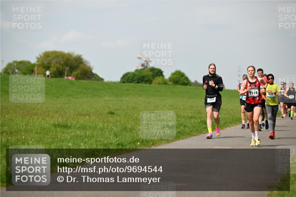 10.05.2026 - 8. Wedeler Halbmarathon Dr. Thomas Lammeyer http://msf.ph/oto/9694544 10.05.2026 11:19:36 Laufen 294, 2119, 437 meine-sportfotos.de