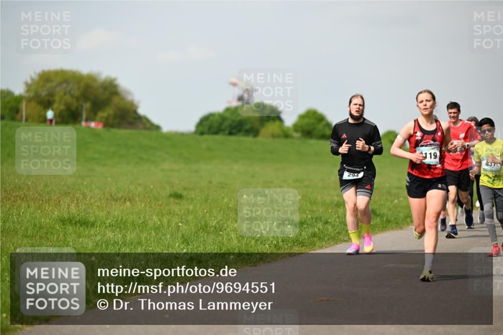 10.05.2026 - 8. Wedeler Halbmarathon Dr. Thomas Lammeyer http://msf.ph/oto/9694551 10.05.2026 11:19:37 Laufen 294, 119 meine-sportfotos.de