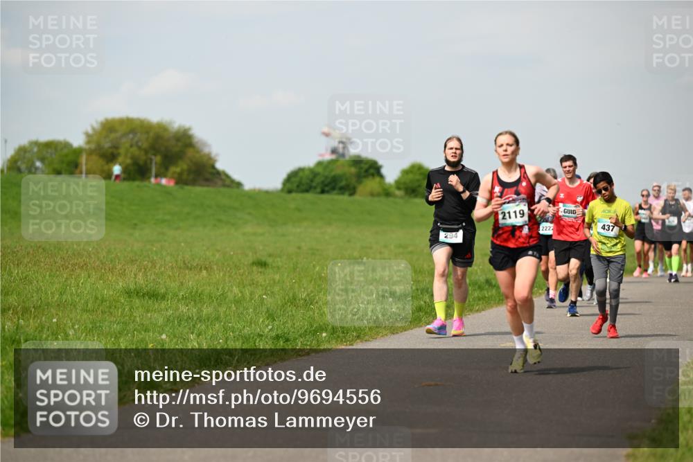 10.05.2026 - 8. Wedeler Halbmarathon Dr. Thomas Lammeyer http://msf.ph/oto/9694556 10.05.2026 11:19:37 Laufen 294, 2119, 2222, 437 meine-sportfotos.de