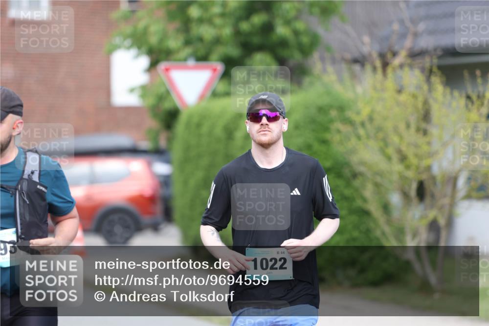 10.05.2026 - 8. Wedeler Halbmarathon Andreas Tolksdorf http://msf.ph/oto/9694559 10.05.2026 10:22:58 Laufen 93, 44, 1022 meine-sportfotos.de