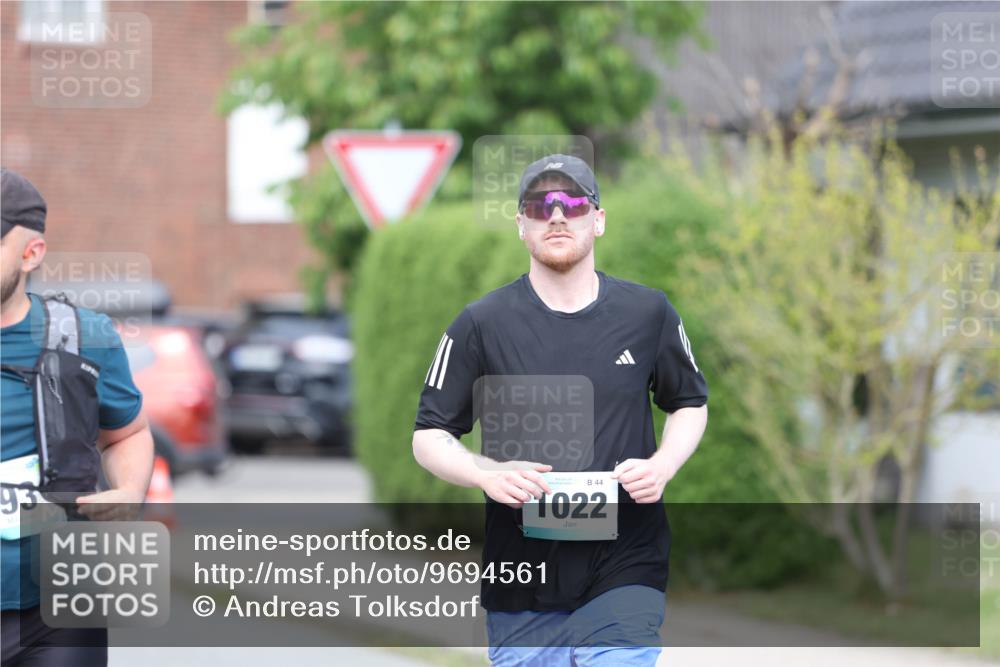 10.05.2026 - 8. Wedeler Halbmarathon Andreas Tolksdorf http://msf.ph/oto/9694561 10.05.2026 10:22:58 Laufen 93, 44, 1022 meine-sportfotos.de